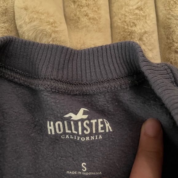 Spring Valley Gray Cropped Sweatshirt - Picture 7 of 7